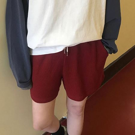 Dongdaemum Women’s Pants, a testament to the elegance and quality of wholesale Korean fashion.