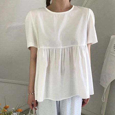 Dongdaemum Women’s Shirts, Tops & T-Shirts, a testament to the elegance and quality of wholesale Korean fashion.
