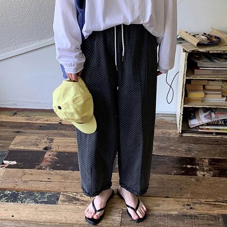 Dongdaemum Women’s Pants, a testament to the elegance and quality of wholesale Korean fashion.