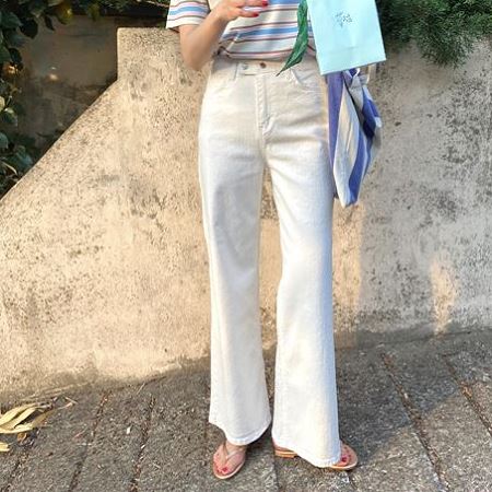 Dongdaemum Women’s Pants, a testament to the elegance and quality of wholesale Korean fashion.