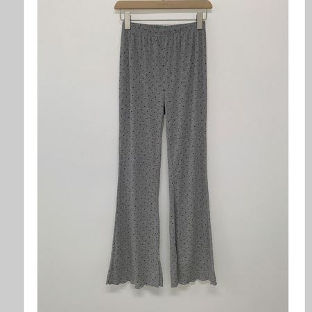 Dongdaemum Women’s Pants, a testament to the elegance and quality of wholesale Korean fashion.