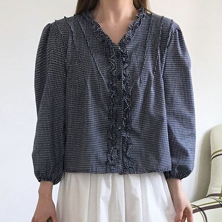 Dongdaemum Women’s Shirts, Tops & T-Shirts, a testament to the elegance and quality of wholesale Korean fashion.