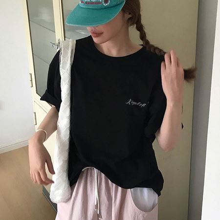 Dongdaemum Women’s Shirts, Tops & T-Shirts, a testament to the elegance and quality of wholesale Korean fashion.
