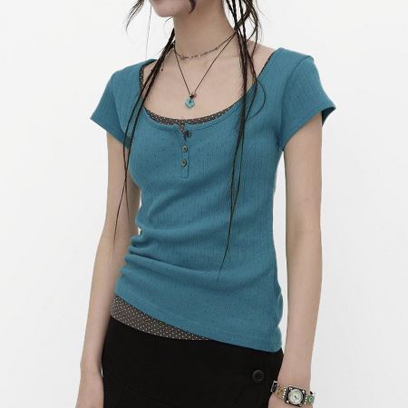 Dongdaemum Women’s Shirts, Tops & T-Shirts, a testament to the elegance and quality of wholesale Korean fashion.