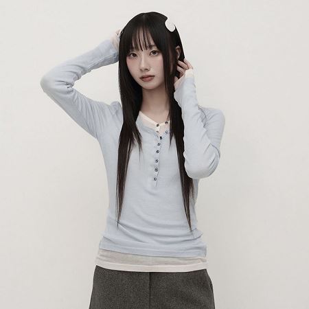 Dongdaemum Women’s Shirts, Tops & T-Shirts, a testament to the elegance and quality of wholesale Korean fashion.