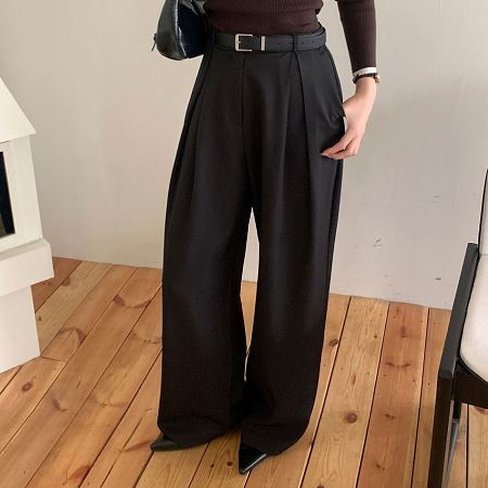Dongdaemum Women’s Pants, a testament to the elegance and quality of wholesale Korean fashion.
