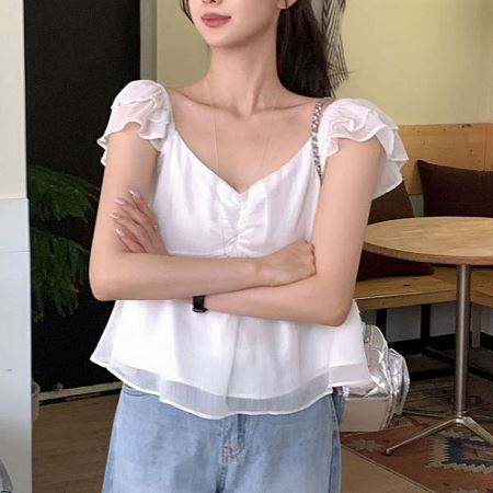 Dongdaemum Women’s Shirts, Tops & T-Shirts, a testament to the elegance and quality of wholesale Korean fashion.