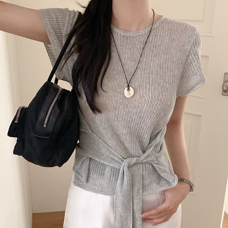 Dongdaemum Women’s Shirts, Tops & T-Shirts, a testament to the elegance and quality of wholesale Korean fashion.