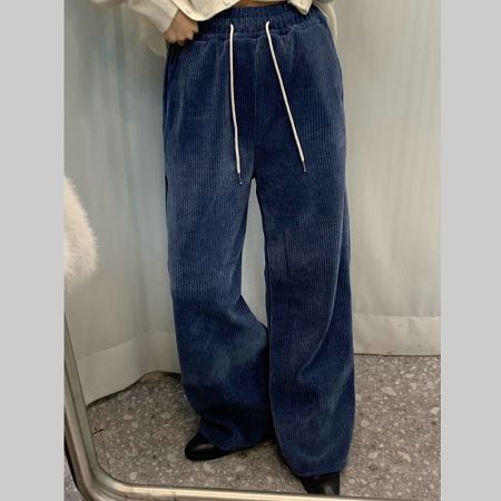 Dongdaemum Women’s Pants, a testament to the elegance and quality of wholesale Korean fashion.