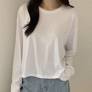 Dongdaemum Women’s Shirts, Tops & T-Shirts, a testament to the elegance and quality of wholesale Korean fashion.