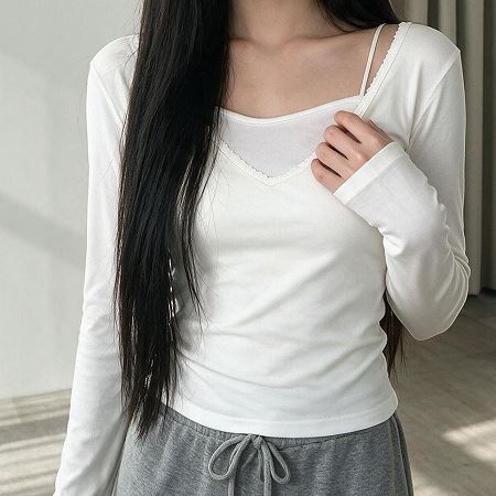 Dongdaemum Women’s Shirts, Tops & T-Shirts, a testament to the elegance and quality of wholesale Korean fashion.