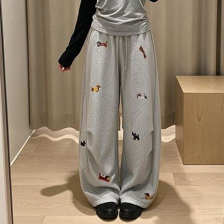 Dongdaemum Women’s Pants, a testament to the elegance and quality of wholesale Korean fashion.