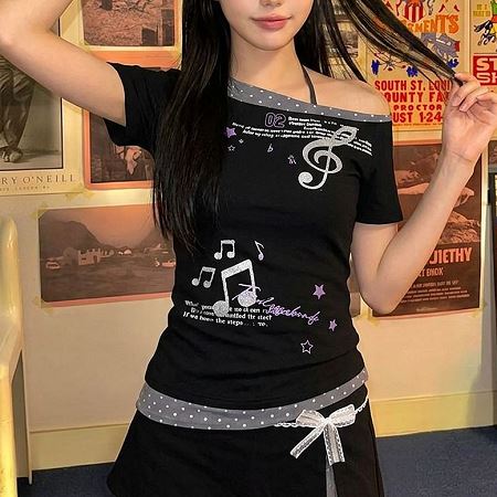 Dongdaemum Women’s Shirts, Tops & T-Shirts, a testament to the elegance and quality of wholesale Korean fashion.