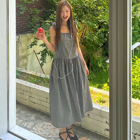 Dongdaemum Women’s Dresses, a testament to the elegance and quality of wholesale Korean fashion.