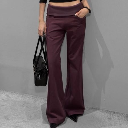 Dongdaemum Women’s Pants, a testament to the elegance and quality of wholesale Korean fashion.