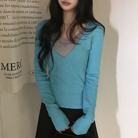 Dongdaemum Women’s Shirts, Tops & T-Shirts, a testament to the elegance and quality of wholesale Korean fashion.