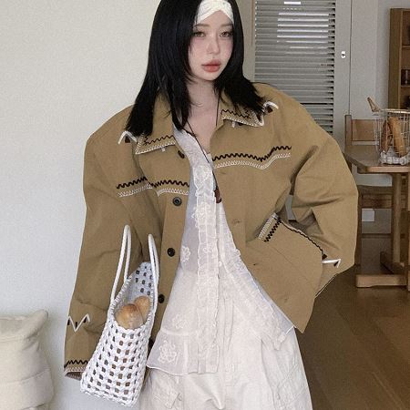 Dongdaemum Women’s Coats & Jackets, a testament to the elegance and quality of wholesale Korean fashion.