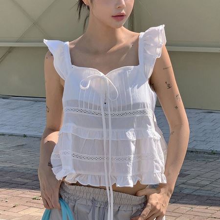 Dongdaemum Women’s Shirts, Tops & T-Shirts, a testament to the elegance and quality of wholesale Korean fashion.