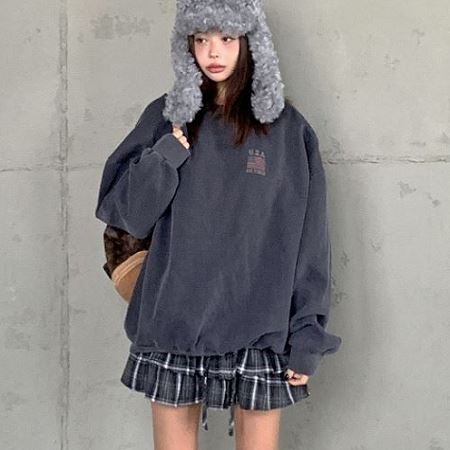 Dongdaemum Women’s Shirts, Tops & T-Shirts, a testament to the elegance and quality of wholesale Korean fashion.