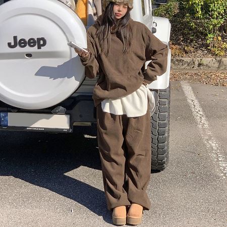 Dongdaemum Women’s One-Pieces, a testament to the elegance and quality of wholesale Korean fashion.