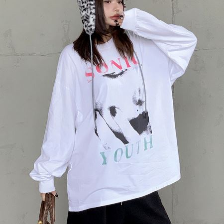 Dongdaemum Women’s Shirts, Tops & T-Shirts, a testament to the elegance and quality of wholesale Korean fashion.