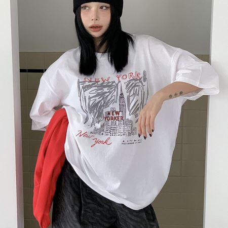 Dongdaemum Women’s Shirts, Tops & T-Shirts, a testament to the elegance and quality of wholesale Korean fashion.