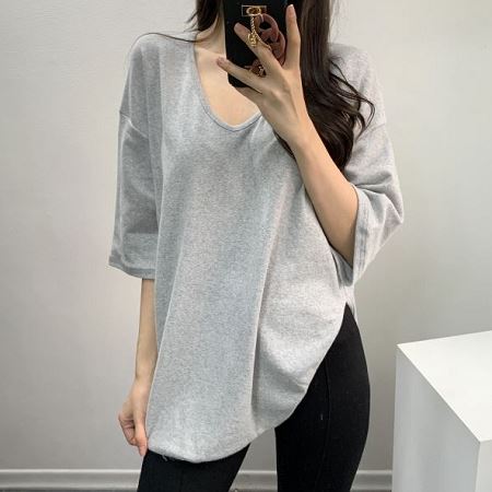 Dongdaemum Women’s Shirts, Tops & T-Shirts, a testament to the elegance and quality of wholesale Korean fashion.