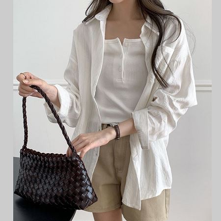 Dongdaemum Women’s Shirts, Tops & T-Shirts, a testament to the elegance and quality of wholesale Korean fashion.