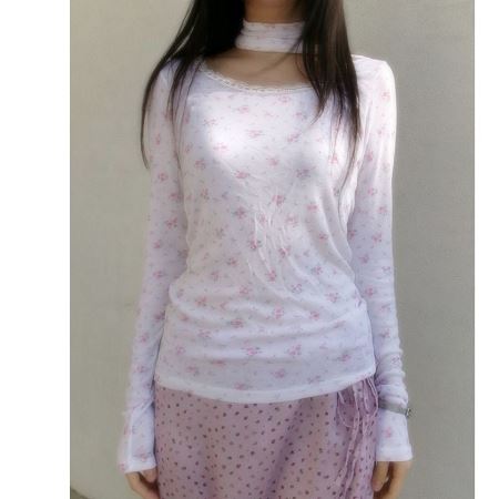 Dongdaemum Women’s Shirts, Tops & T-Shirts, a testament to the elegance and quality of wholesale Korean fashion.