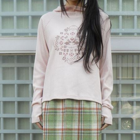 Dongdaemum Women’s Shirts, Tops & T-Shirts, a testament to the elegance and quality of wholesale Korean fashion.