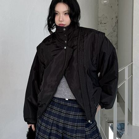 Dongdaemum Women’s Coats & Jackets, a testament to the elegance and quality of wholesale Korean fashion.