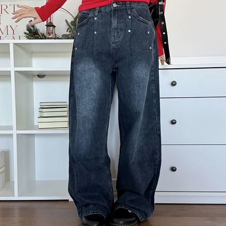 Dongdaemum Women’s Pants, a testament to the elegance and quality of wholesale Korean fashion.