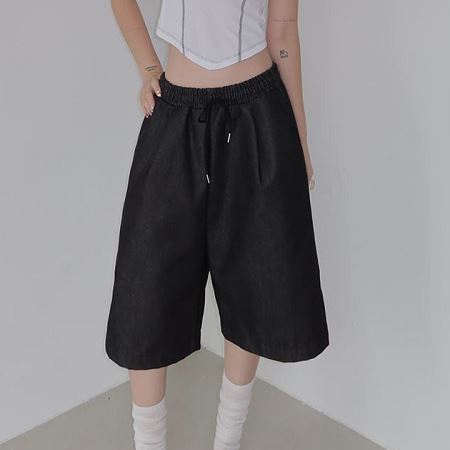 Dongdaemum Women’s Pants, a testament to the elegance and quality of wholesale Korean fashion.