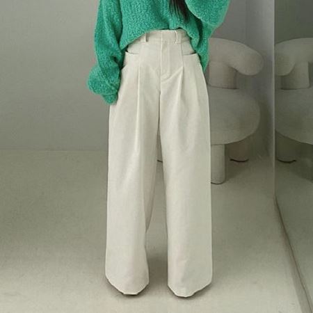 Dongdaemum Women’s Pants, a testament to the elegance and quality of wholesale Korean fashion.