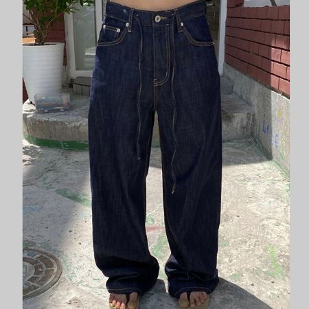 Dongdaemum Women’s Pants, a testament to the elegance and quality of wholesale Korean fashion.