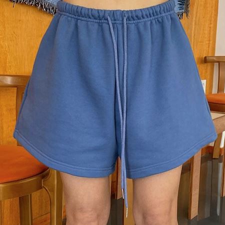 Dongdaemum Women’s Pants, a testament to the elegance and quality of wholesale Korean fashion.