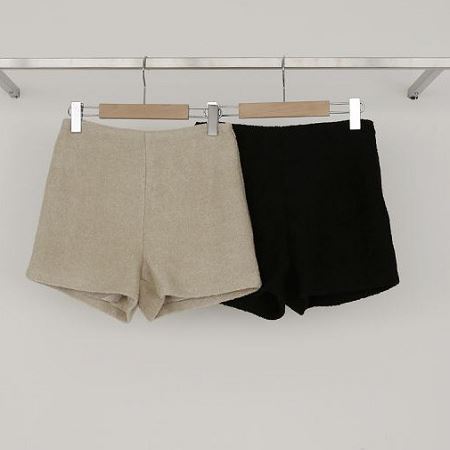 Dongdaemum Women’s Pants, a testament to the elegance and quality of wholesale Korean fashion.