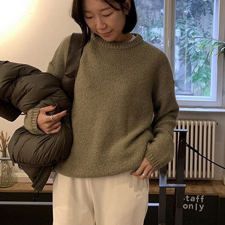 Dongdaemum Women’s Shirts, Tops & T-Shirts, a testament to the elegance and quality of wholesale Korean fashion.